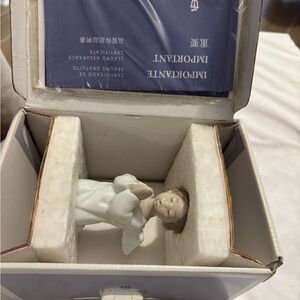 Lladro White and Brown Ceramic Art Figurine